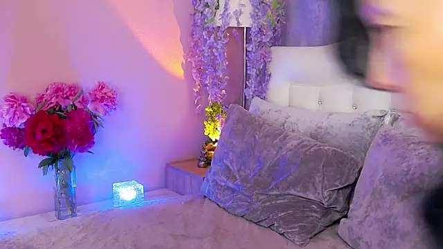 Snapshot of Asian_legs chatting on June 27, 9:58 am Asian legs online show from June 27, 9:58 am
