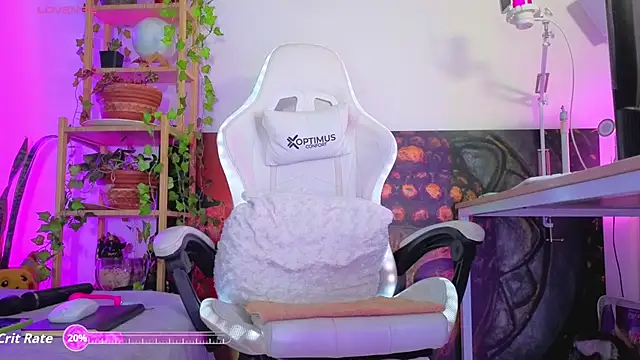 Snapshot of Katy_Randy chatting on December 5, 12:19 am Katy Randy online show from December 5, 12:19 am