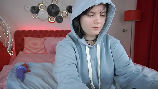 LittleShyy online show from January 31, 1:02 pm