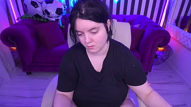 Snapshot of LittleShyy chatting on July 9, 12:42 pm LittleShyy online show from July 9, 12:42 pm