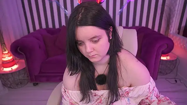Snapshot of LittleShyy chatting on July 18, 1:26 pm LittleShyy online show from July 18, 1:26 pm