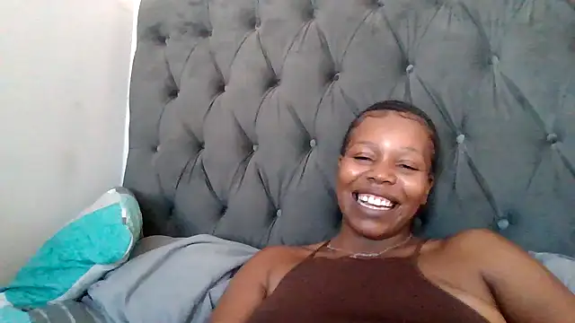 Snapshot of cherryontopy chatting on March 18, 1:42 pm cherryontopy online show from March 18, 1:42 pm