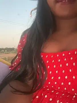 Dhiyapink online show from February 14, 1:18 pm