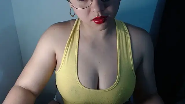 Snapshot of lizbodu chatting on May 21, 9:33 pm lizbodu online show from May 21, 9:33 pm