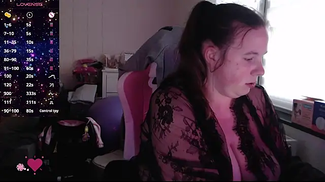 Snapshot of AureliaWinter chatting on June 12, 7:02 pm AureliaWinter online show from June 12, 7:02 pm
