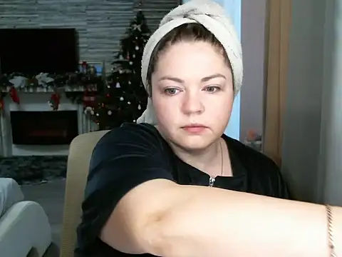 cute  cherry online show from February 25, 7:52 am