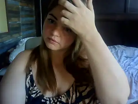 Snapshot of cute__cherry chatting on July 4, 2:12 pm cute cherry online show from July 4, 2:12 pm