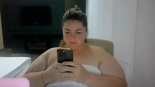 Snapshot of cute__cherry chatting on July 21, 10:23 pm cute cherry online show from July 21, 10:23 pm