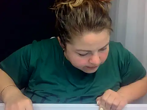 Snapshot of cute__cherry chatting on July 25, 10:18 pm cute cherry online show from July 25, 10:18 pm