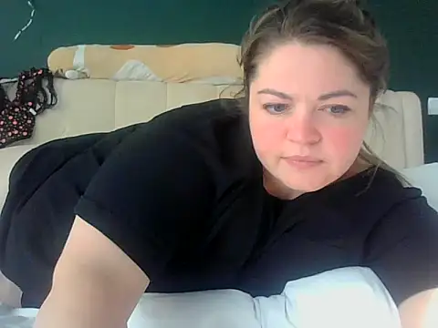 Snapshot of cute__cherry chatting on July 28, 3:21 pm cute cherry online show from July 28, 3:21 pm