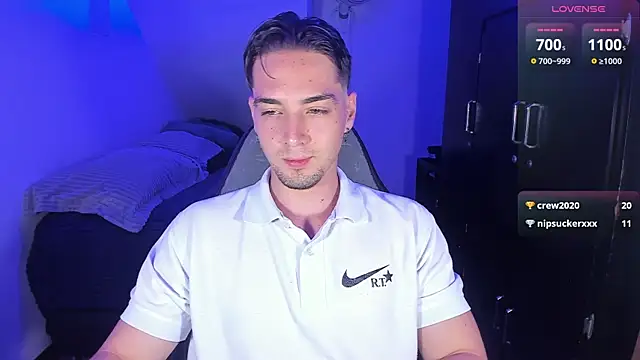 Snapshot of Alex_smith00 chatting on October 2, 11:56 pm Alex smith00 online show from October 2, 11:56 pm