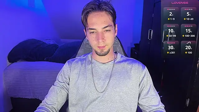 Alex smith00 online show from December 2, 9:32 pm