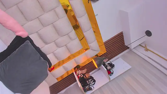 Snapshot of bigass_monic chatting on October 27, 3:21 am bigass monic online show from October 27, 3:21 am