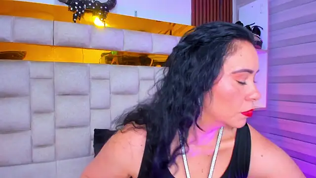 bigass monic online show from June 30, 2:23 am
