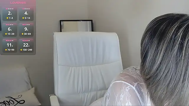 Tilly Eliot online show from February 13, 2:09 pm