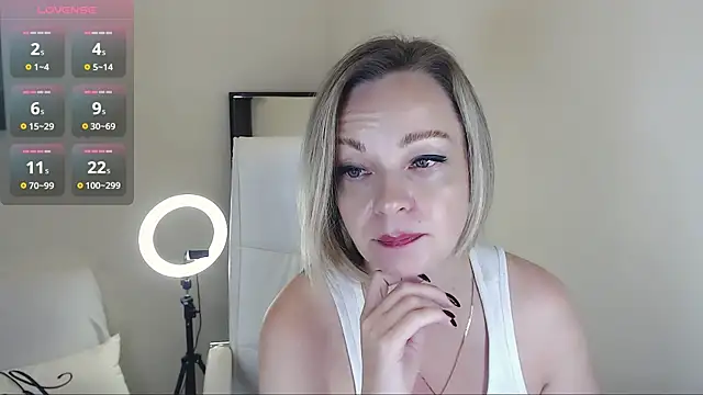 Tilly Eliot online show from February 14, 9:21 pm