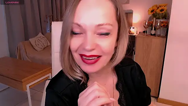 Snapshot of Tilly_Eliot chatting on July 27, 8:38 pm Tilly Eliot online show from July 27, 8:38 pm