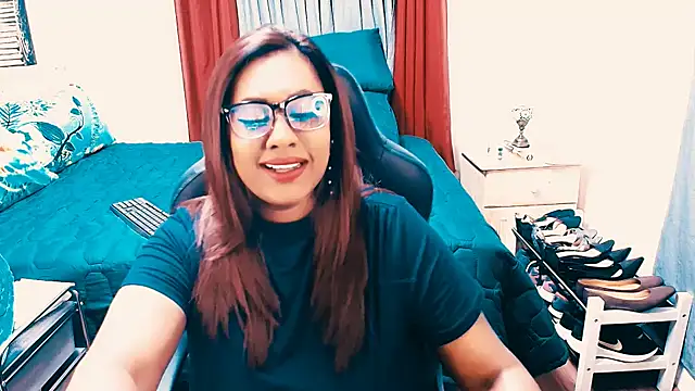 Snapshot of Indianlust69 chatting on April 2, 7:00 pm Indianlust69 online show from April 2, 7:00 pm