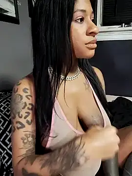 Snapshot of iitsolivia13 chatting on January 26, 12:48 am iitsolivia13 online show from January 26, 12:48 am