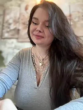 Snapshot of MommyDimitrescu_ chatting on December 19, 7:07 am MommyDimitrescu online show from December 19, 7:07 am