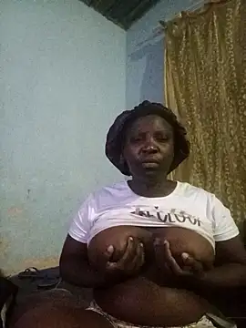 Snapshot of Cinderellablack chatting on November 13, 1:37 am Cinderellablack online show from November 13, 1:37 am