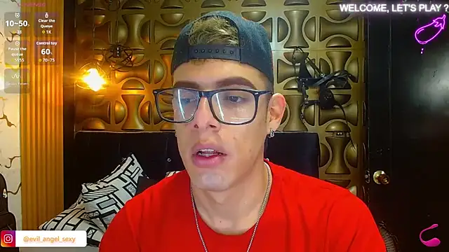 Snapshot of angel_sexyevil chatting on November 8, 12:27 pm angel sexyevil online show from November 8, 12:27 pm