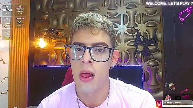 Snapshot of angel_sexyevil chatting on November 10, 12:26 pm angel sexyevil online show from November 10, 12:26 pm