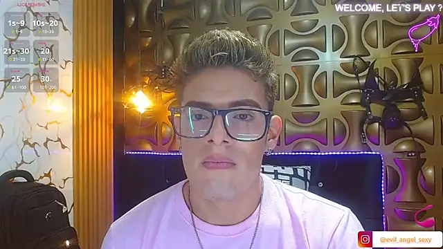 Snapshot of angel_sexyevil chatting on November 16, 12:33 pm angel sexyevil online show from November 16, 12:33 pm