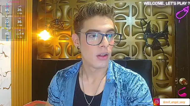 Snapshot of angel_sexyevil chatting on November 22, 12:37 pm angel sexyevil online show from November 22, 12:37 pm