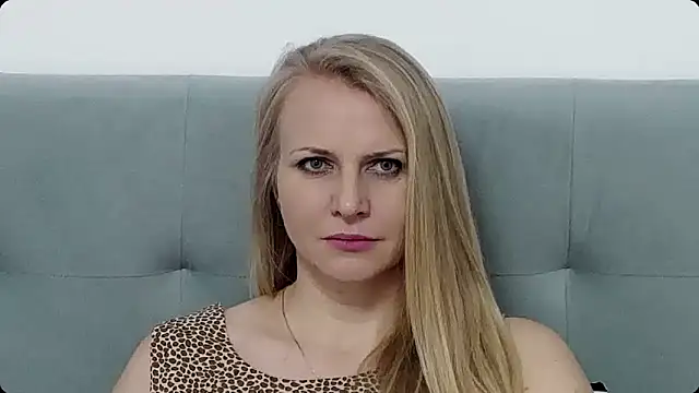 K  Adrienne online show from January 11, 9:04 am