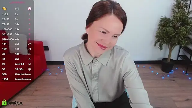 Snapshot of VickyGolden chatting on May 17, 5:27 am VickyGolden online show from May 17, 5:27 am