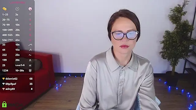 Snapshot of VickyGolden chatting on June 29, 10:15 am VickyGolden online show from June 29, 10:15 am