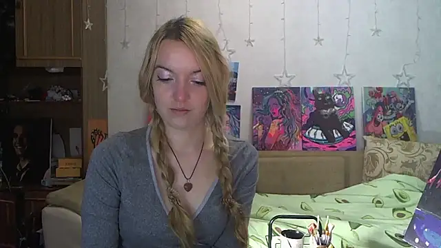 SecretSophia online show from December 8, 5:01 pm