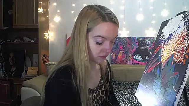 SecretSophia online show from December 13, 9:30 pm