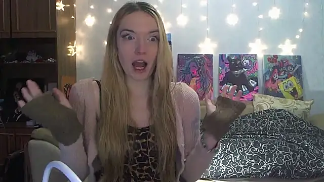 SecretSophia online show from January 8, 1:31 pm