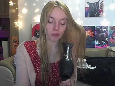 SecretSophia online show from March 21, 4:29 pm