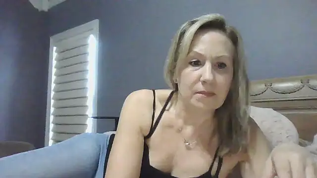 Lisaisluscious online show from February 19, 2:34 pm