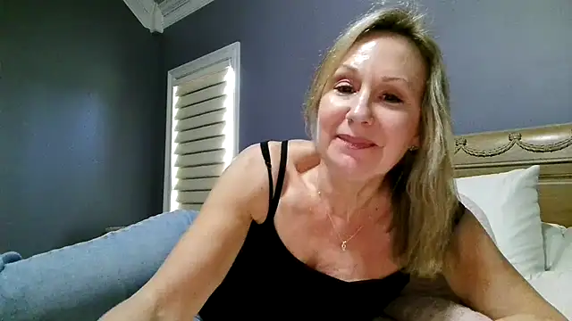 Lisaisluscious online show from July 11, 3:59 pm