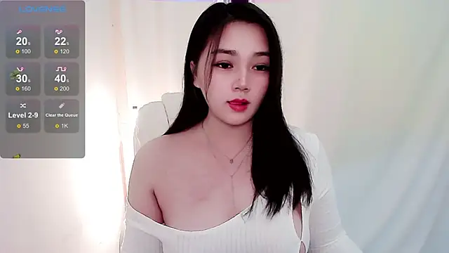 Snapshot of small_Eva chatting on December 3, 2:27 pm small Eva online show from December 3, 2:27 pm