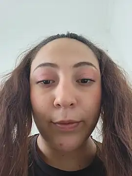VickyHoult online show from May 3, 2:01 pm