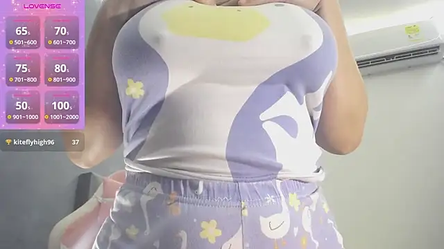 Snapshot of Tiffany_teressa chatting on February 23, 4:57 pm Tiffany teressa online show from February 23, 4:57 pm