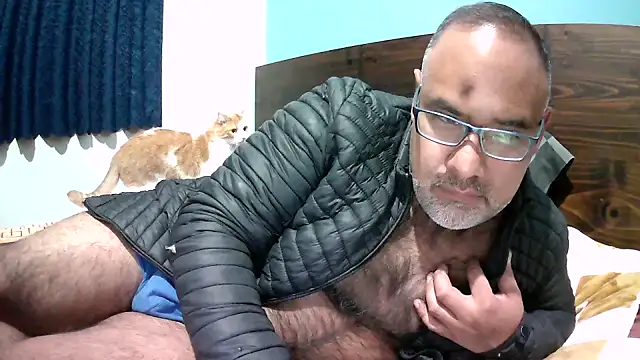 Snapshot of PhillDrake11 chatting on March 10, 11:43 pm PhillDrake11 online show from March 10, 11:43 pm