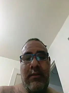 Snapshot of PhillDrake11 chatting on July 13, 3:42 am PhillDrake11 online show from July 13, 3:42 am