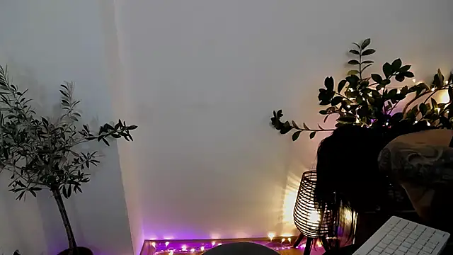 Xentthia online show from November 20, 3:56 pm