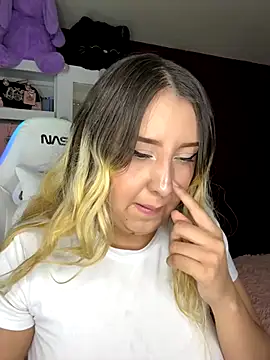 NibiruNairobi69 online show from October 19, 11:05 pm