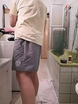 Snapshot of Bblfgbb chatting on February 8, 11:19 pm Bblfgbb online show from February 8, 11:19 pm