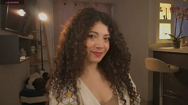 Snapshot of valeria_rosses chatting on June 1, 10:44 pm valeria rosses online show from June 1, 10:44 pm