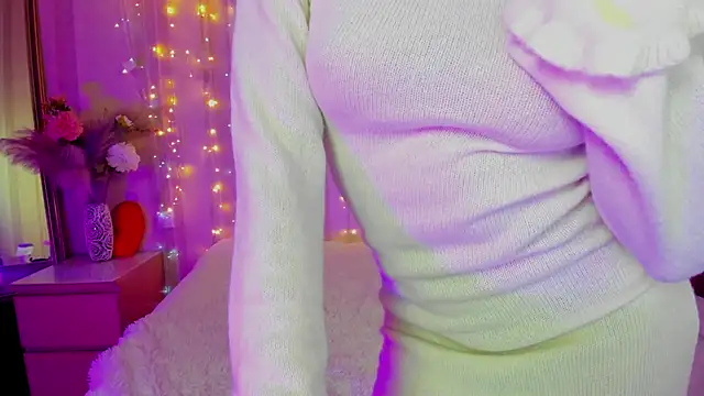 Danielle Thomas online show from March 13, 1:50 pm