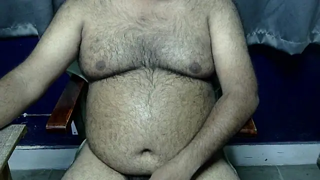 Snapshot of hairysubcub_70 chatting on June 23, 7:06 am hairysubcub 70 online show from June 23, 7:06 am