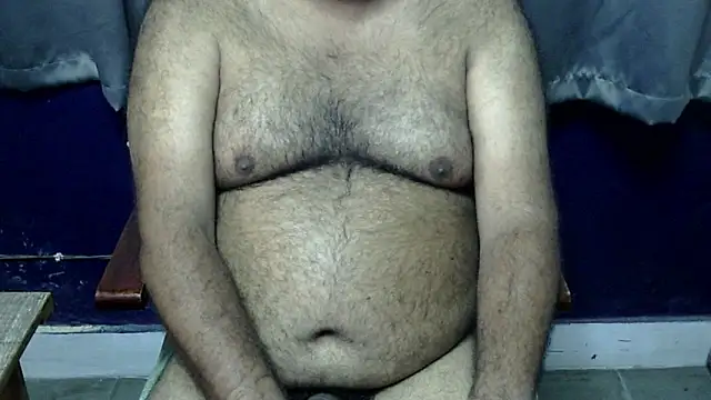 Snapshot of hairysubcub_70 chatting on June 24, 6:34 am hairysubcub 70 online show from June 24, 6:34 am